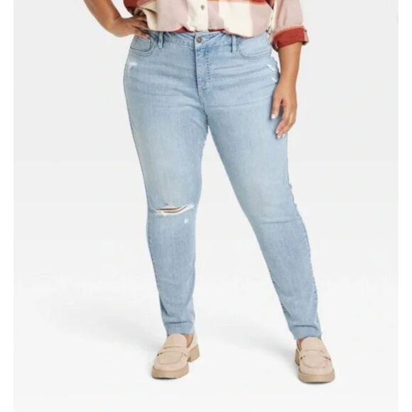 Versatile Mid-Rise Skinny Jeans from Ava & Viv Sz 22 - Comfortable Stretch Denim - Picture 1 of 3